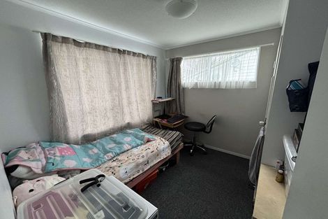 Photo of property in 72a Guadeloupe Crescent, Grenada Village, Wellington, 6037