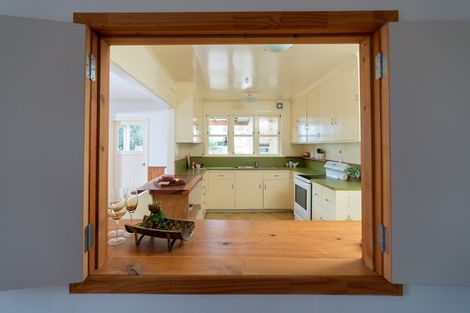 Photo of property in 162 Wellington Road, Paekakariki, 5034