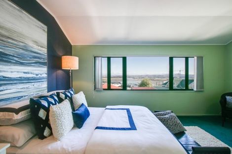 Photo of property in 115b Chaucer Road, Hospital Hill, Napier, 4110