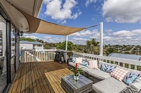 Photo of property in 2/7 Arran Road, Browns Bay, Auckland, 0630