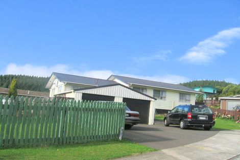 Photo of property in 15 Japonica Crescent, Ranui, Porirua, 5024