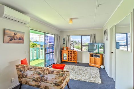 Photo of property in 17a Moana Street, Otaki Beach, Otaki, 5512