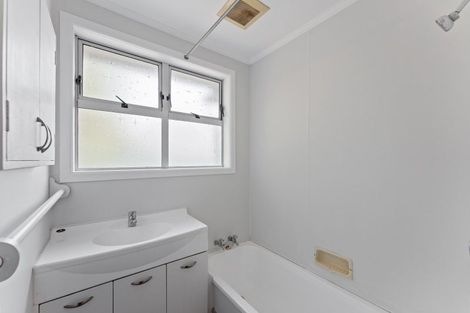 Photo of property in 5 King Crescent, Ranui, Porirua, 5024