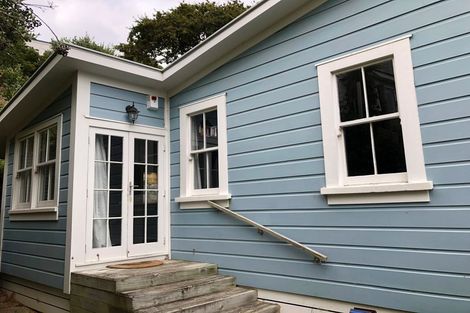 Photo of property in 30b Sutherland Crescent, Melrose, Wellington, 6023