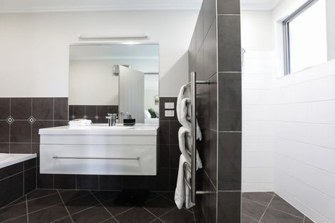 Photo of property in 1 Locheagles Rise, Kinloch, Taupo, 3377