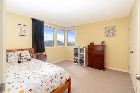 Photo of property in 23 Doris Gordon Crescent, Crofton Downs, Wellington, 6035