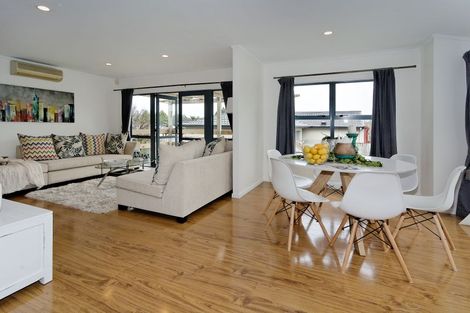 Photo of property in 72d Seabrook Avenue, New Lynn, Auckland, 0600