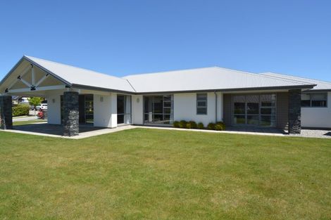 Photo of property in 4 Avalanche Place, Wanaka, 9305