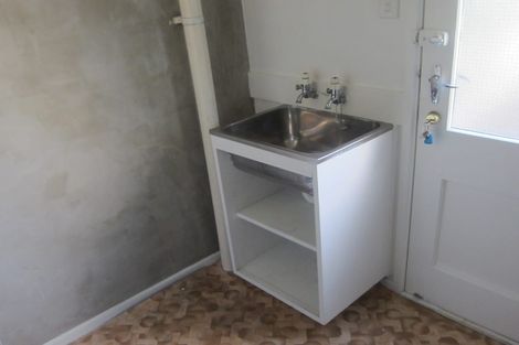 Photo of property in 2/23 Collins Avenue, Tawa, Wellington, 5028