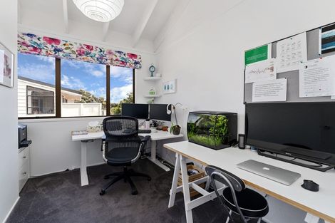 Photo of property in 106 Field Way, Waikanae Beach, Waikanae, 5036