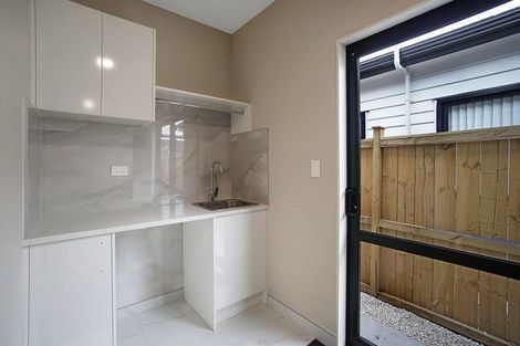 Photo of property in 2 Kakabeak Way, Takanini, 2110