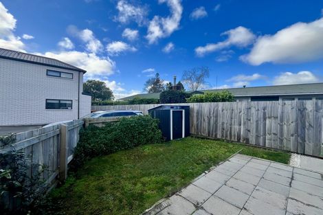 Photo of property in 1/12 Enderby Drive, Te Atatu Peninsula, Auckland, 0610