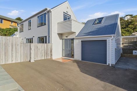 Photo of property in 8a Darlington Road, Miramar, Wellington, 6022