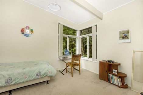 Photo of property in 186 Atkinson Road, Titirangi, Auckland, 0604