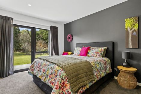 Photo of property in 2 Nga Tui Lane, Acacia Bay, Taupo, 3385