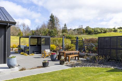 Photo of property in 2 Nga Tui Lane, Acacia Bay, Taupo, 3385