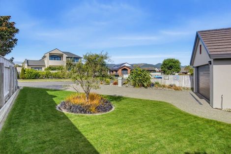 Photo of property in 16 Rifleman Lane, Paraparaumu Beach, Paraparaumu, 5032