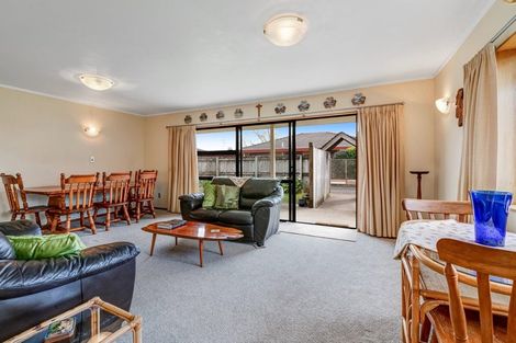 Photo of property in 5 Pengelly Place, Parakai, 0830