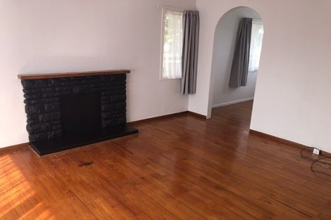 Photo of property in 51 Beach Road, Te Atatu Peninsula, Auckland, 0610