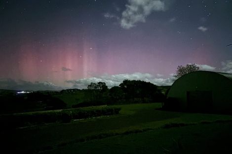 Photo of property in 133 Hanham Road, Kumeu, 0891