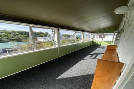 Photo of property in 3 Eastview Grove, Normandale, Lower Hutt, 5010