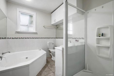 Photo of property in 12 Limmer Place, Browns Bay, Auckland, 0632