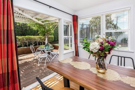 Photo of property in 25 Trelawn Place, Cockle Bay, Auckland, 2014