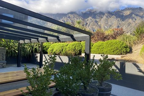 Photo of property in 17 Rannoch Drive, Jacks Point, Queenstown, 9371