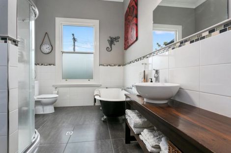 Photo of property in 20 Queen Street, Cambridge, 3434