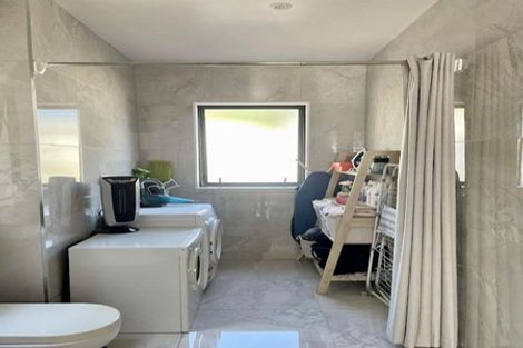 Photo of property in 30 Sartors Avenue, Northcross, Auckland, 0630