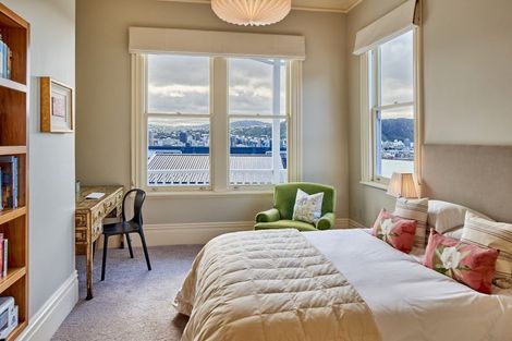 Photo of property in 29 The Crescent, Roseneath, Wellington, 6011