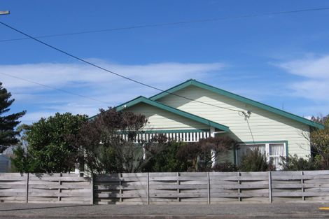 Photo of property in 10 Hickson Street, Featherston, 5710