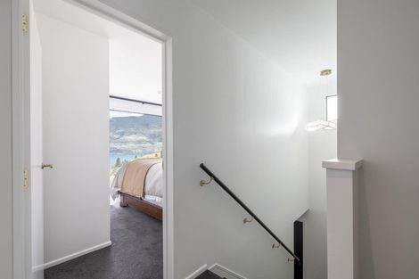 Photo of property in 13 Caples Place, Fernhill, Queenstown, 9300