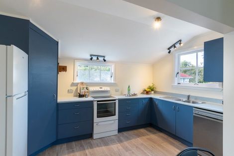 Photo of property in 5 Mangaroa Hill Road, Clouston Park, Upper Hutt, 5018