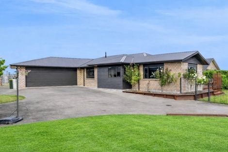 Photo of property in 4 Larlin Drive, Hawera, 4675