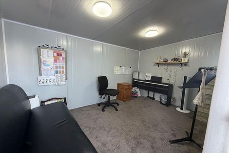 Photo of property in 129 Fernhill Way, Oteha, Auckland, 0632