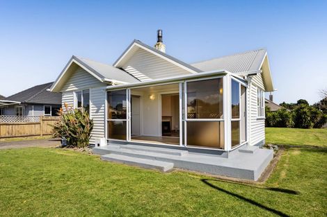 Photo of property in 22 Whitcombe Road, Opunake, 4616