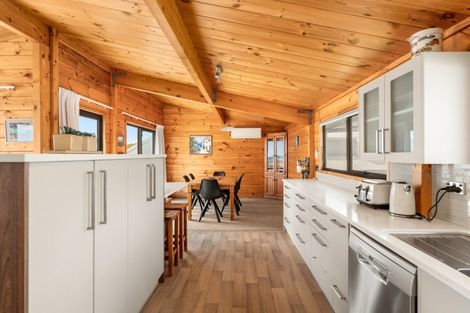 Photo of property in 165 Oceanbeach Road, Mount Maunganui, 3116