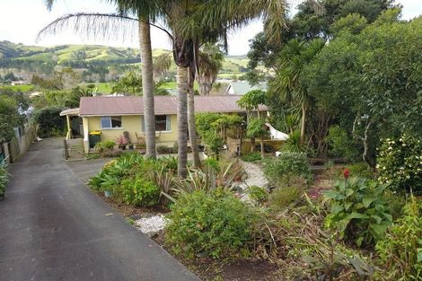 Photo of property in 10 Rautawhiri Road, Helensville, 0800