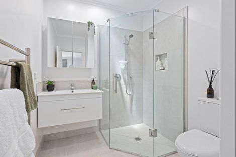 Photo of property in 28a Elizabeth Street, Orewa, 0931