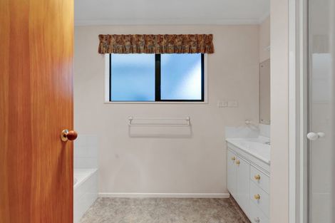 Photo of property in 37 Pembroke Road East, Stratford, 4332