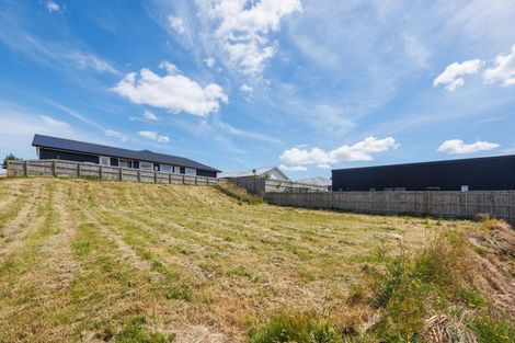 Photo of property in 44 Vaucluse Heights, Fitzherbert, Palmerston North, 4410