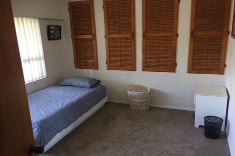 Photo of property in 2/205 Onewa Road, Birkenhead, Auckland, 0626