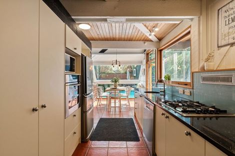 Photo of property in 52 Amapur Drive, Khandallah, Wellington, 6035