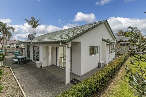 Photo of property in 6 Reybert Place, Massey, Auckland, 0614
