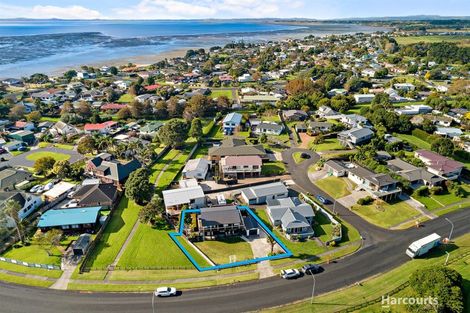 Photo of property in 19 Stella Drive, Clarks Beach, 2122