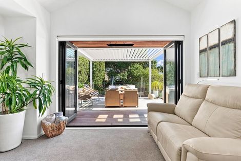 Photo of property in 32a Castor Bay Road, Castor Bay, Auckland, 0620
