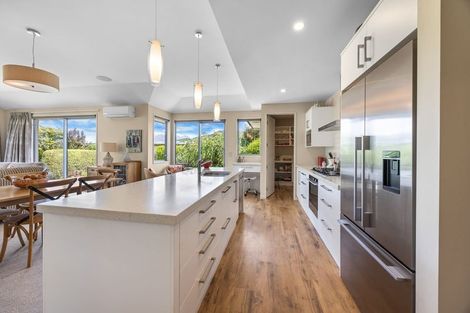 Photo of property in 5 Centre Crescent, Wanaka, 9305