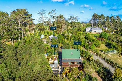 Photo of property in 200 Tawa Road, Kumeu, 0891