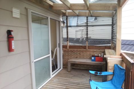 Photo of property in 11 Cobblestone Lane, Hillcrest, Auckland, 0627